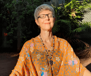 Linda Emslie meditating